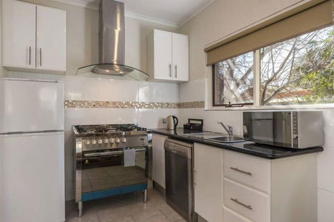 COMFORT INN COACH AND BUSHMANS - Accommodation Daintree 5