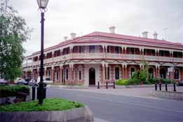 Jens Town Hall Hotel - Accommodation Daintree 0