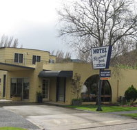Riverbank Park Motel - Accommodation Daintree