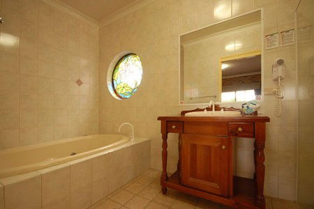 Country Gardens Motor Inn - Accommodation Daintree 0