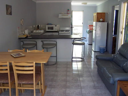 Palm Valley Motel And Holiday Units - Accommodation Daintree 2