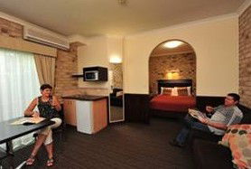 Highlander Motor Inn And Apartments - Accommodation Daintree 0
