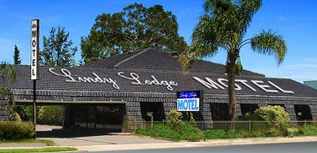 Lindy Lodge Motel And Function Centre - Accommodation Daintree 4