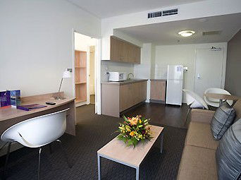 Hotel Ibis Melbourne - Accommodation Daintree 3