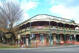 Royal Hotel Daylesford - Accommodation Daintree 0
