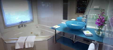 Maleny Views Cottage Resort - Accommodation Daintree 0