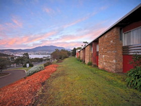 Montagu Bay TAS Accommodation Daintree