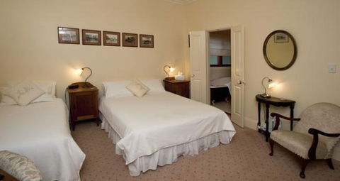 Acacia House Bed And Breakfast - Accommodation Daintree 4