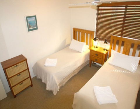 Airy Surfside Unit - Accommodation Daintree 2
