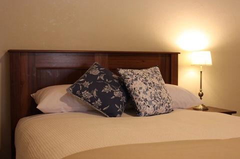 The Cottage Tumut - Accommodation Daintree 3