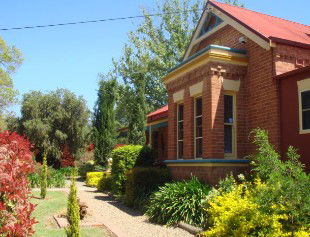 Tumut Accommodation Sefton House - Accommodation Daintree 2