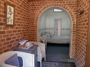 Araluen Old Courthouse Bed And Breakfast - Accommodation Daintree 2