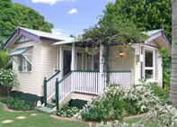 Flora Alba Cottage And Jacaranda On Pallas - Accommodation Daintree 4
