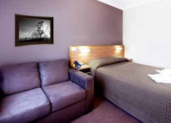 Riviera On Ruthven Motel - Accommodation Daintree 2