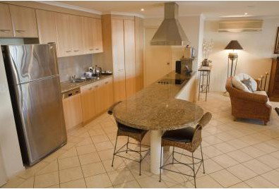 Cairns Aquarius Holiday Apartments - Accommodation Daintree 2