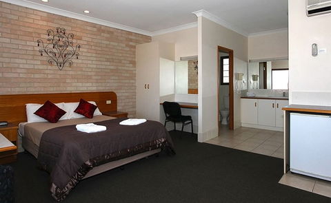 Clifford Gardens Motor Inn - Accommodation Daintree 4