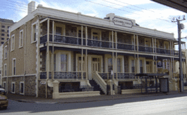 Glenelg Beach Hostel - Accommodation Daintree