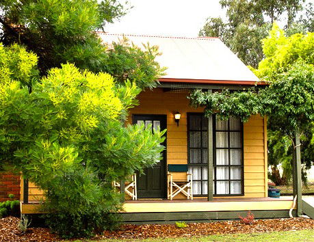 Mountain View Motor Inn And Holiday Lodges - Accommodation Daintree 0