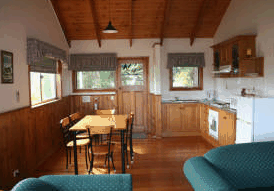 Daysy Hill Country Cottages - Accommodation Daintree 4