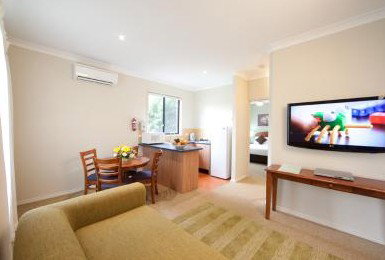 Pokolbin Hills Chateau Resort - Accommodation Daintree 3