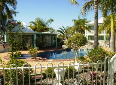 Reef Adventureland Motor Inn - Accommodation Daintree 0