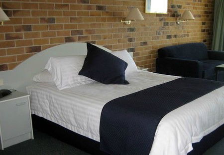 Moby Dick Waterfront Resort Motel - Accommodation Daintree 1