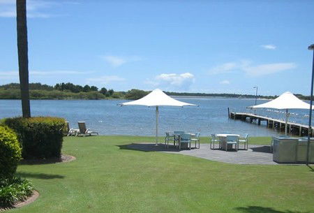 Moby Dick Waterfront Resort Motel - Accommodation Daintree 2