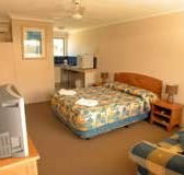Montego Mermaid Beach Motel - Accommodation Daintree
