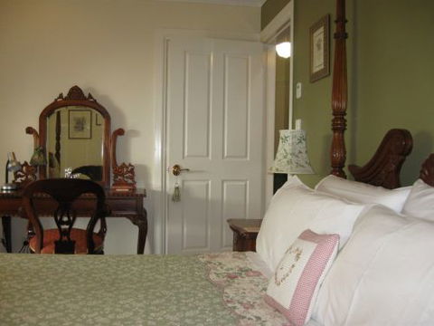 Elindale House Bed & Breakfast - Accommodation Daintree 4