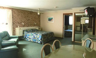 Cardiff Motor Inn - Accommodation Daintree 2