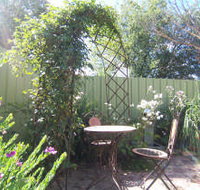 Robyn's Nest Country Cottages - Accommodation Daintree