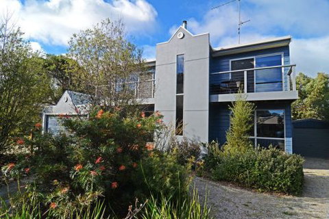 Barrakee Beach House - Accommodation Daintree 0