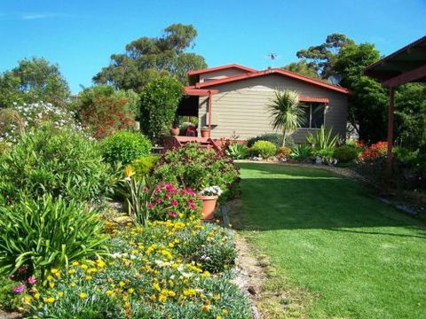 Eden Holiday Rentals - Accommodation Daintree 2