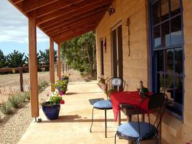 Dee's Villa - Accommodation Daintree 0