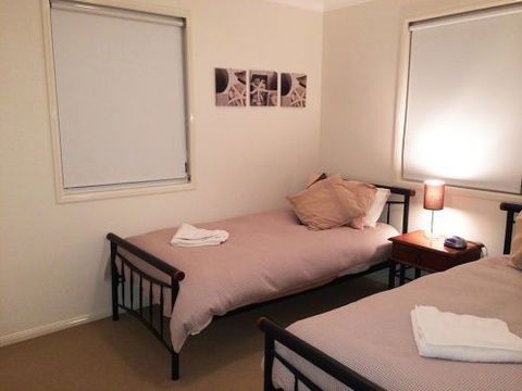 The Blue Cottage On Kent - Accommodation Daintree 5