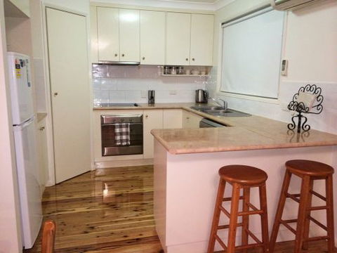 The Blue Cottage On Kent - Accommodation Daintree 7