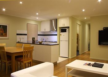 Best Western Plus Buckingham International - Accommodation Daintree 3