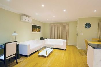 Best Western Plus Buckingham International - Accommodation Daintree 42