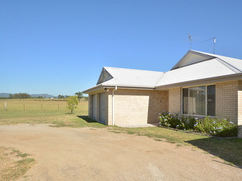 Madigan Wine Country Cottages - Accommodation Daintree 35