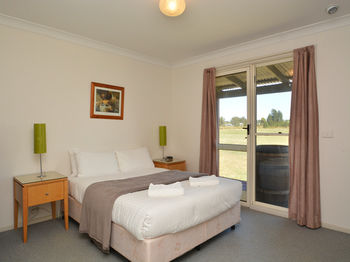 Madigan Wine Country Cottages - Accommodation Daintree 52
