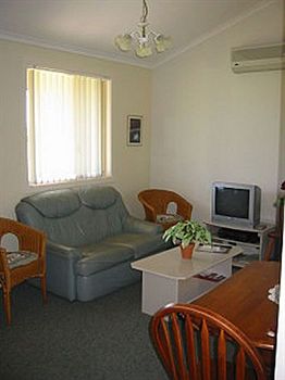 Madigan Wine Country Cottages - Accommodation Daintree 13