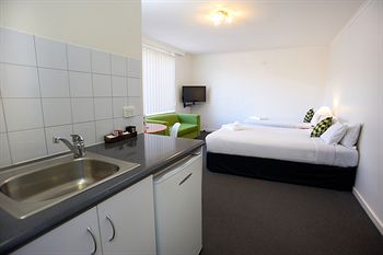 City Edge Serviced Apartments East Melbourne - Accommodation Daintree 6