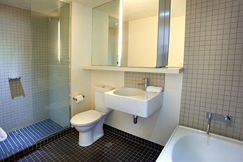 City Edge Serviced Apartments East Melbourne - Accommodation Daintree 15
