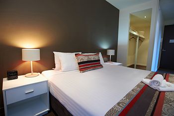 City Edge Serviced Apartments East Melbourne - Accommodation Daintree 16