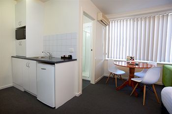City Edge Serviced Apartments East Melbourne - Accommodation Daintree 19