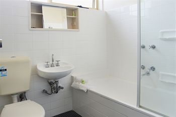 City Edge Serviced Apartments East Melbourne - Accommodation Daintree 23