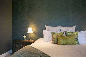 Lilies Luxury Retreats - Accommodation Daintree 36