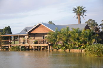 Lilies Luxury Retreats - Accommodation Daintree 39