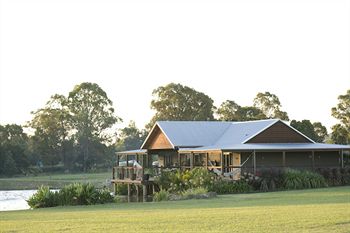 Lilies Luxury Retreats - Accommodation Daintree 8