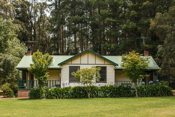 Federation Gardens & Possums Hideaway - Accommodation Daintree 4